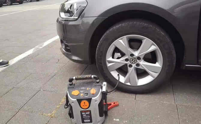 中区汽车搭电案例
